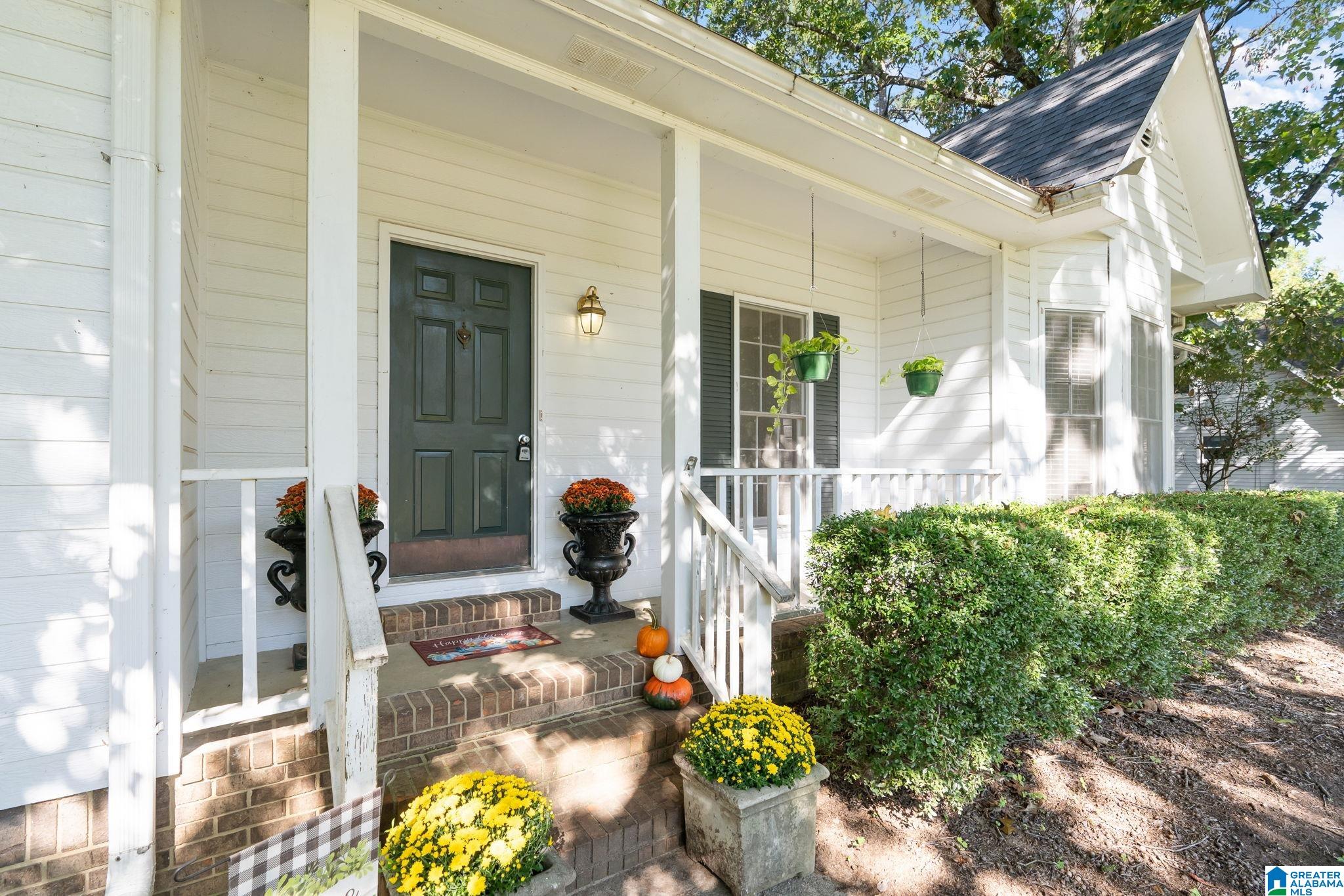 1303 Sequoia Trail Alabaster, AL 35007 - Photo 2 of 26
