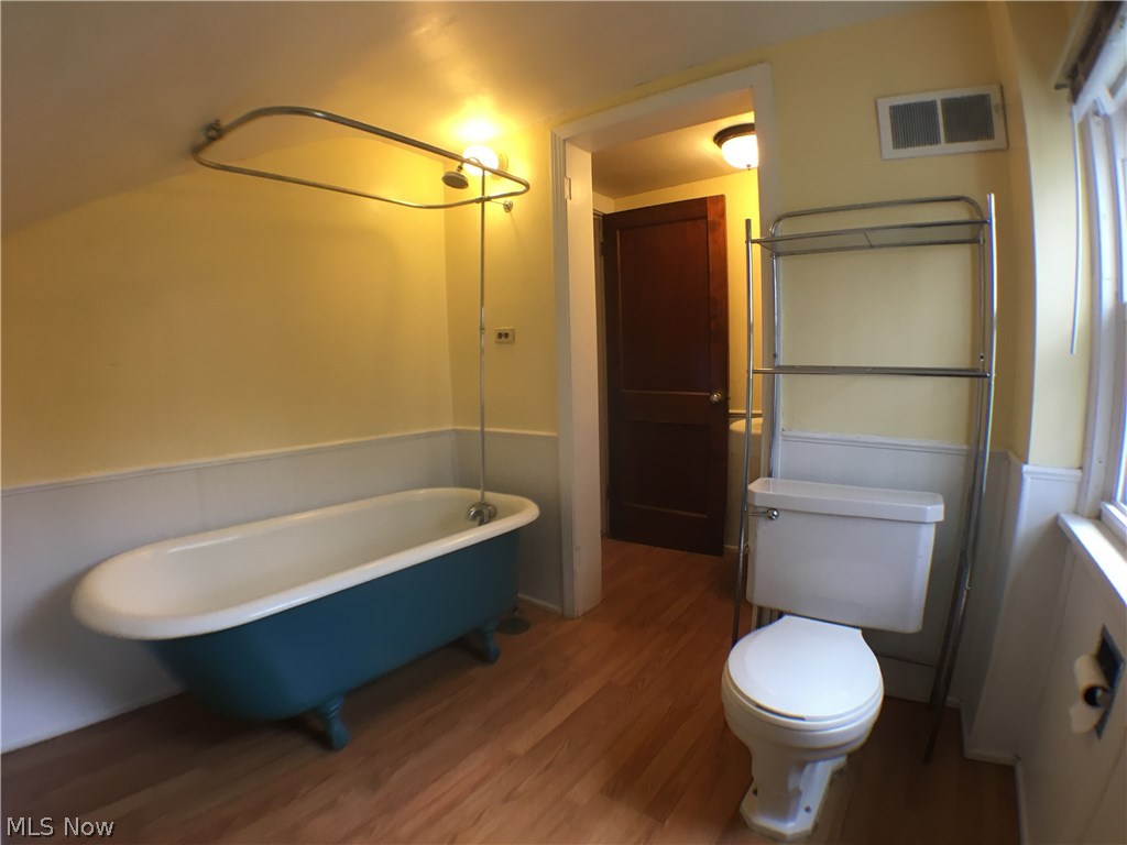 1207 Lake Road Conneaut, OH 44030 - Photo 29 of 33 Second floor full bath with a claw foot tub!