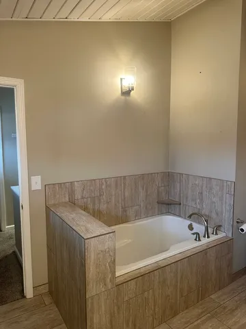 $215,000 | 2211 Benjamin Lane, Bloomington, IL 61701