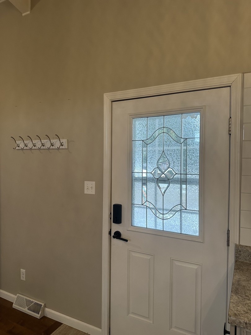 2211 Benjamin Lane Bloomington, IL 61701 - Photo 2 of 42