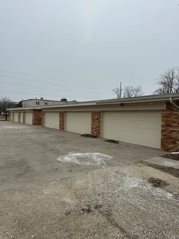 $215,000 | 2211 Benjamin Lane, Bloomington, IL 61701