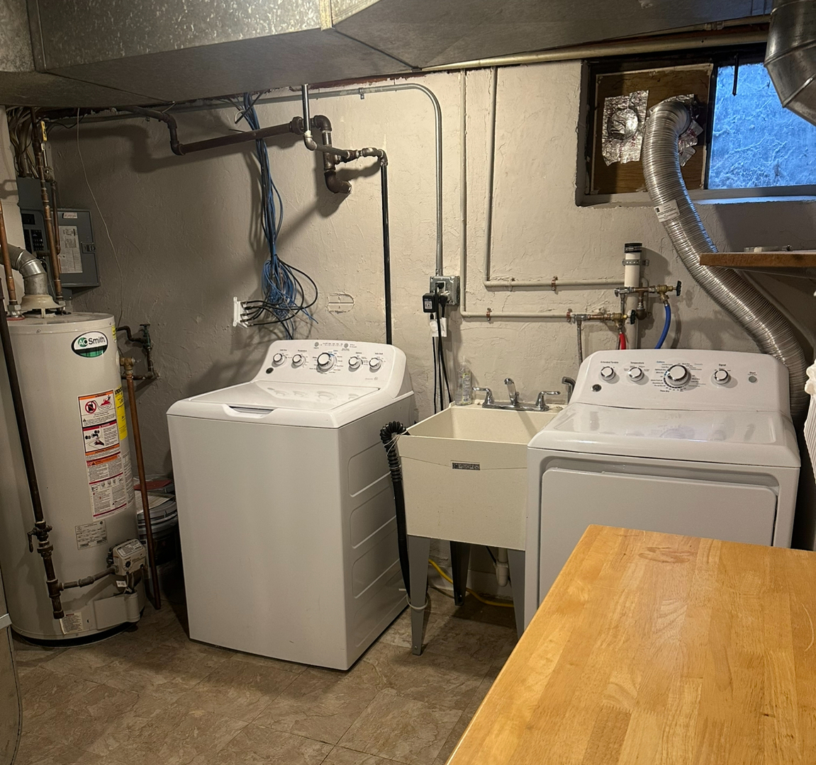 2211 Benjamin Lane Bloomington, IL 61701 - Photo 42 of 50 a utility room with dryer and washer