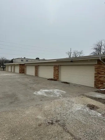 $215,000 | 2211 Benjamin Lane, Bloomington, IL 61701