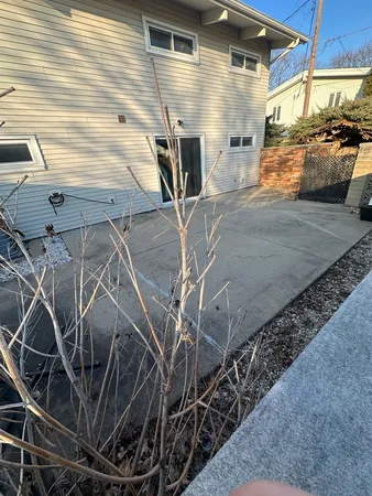 $215,000 | 2211 Benjamin Lane, Bloomington, IL 61701
