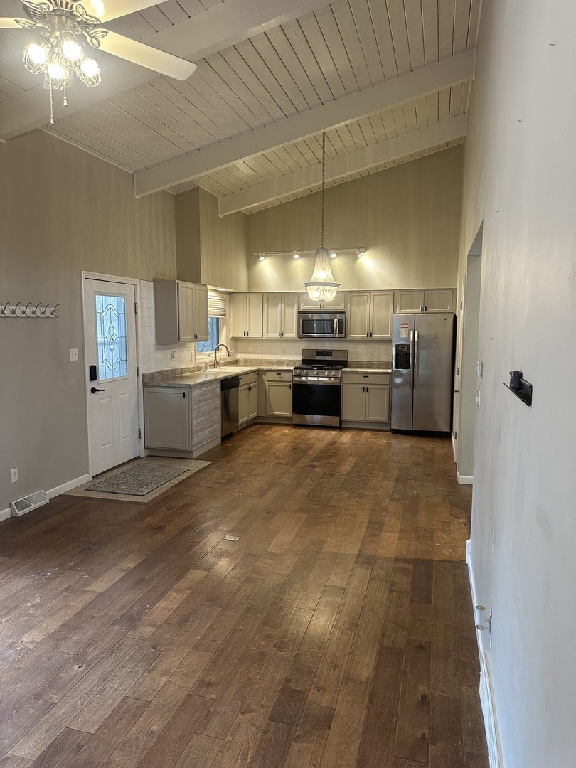 2211 Benjamin Lane Bloomington, IL 61701 - Photo 5 of 42