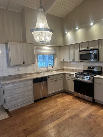 $215,000 | 2211 Benjamin Lane, Bloomington, IL 61701