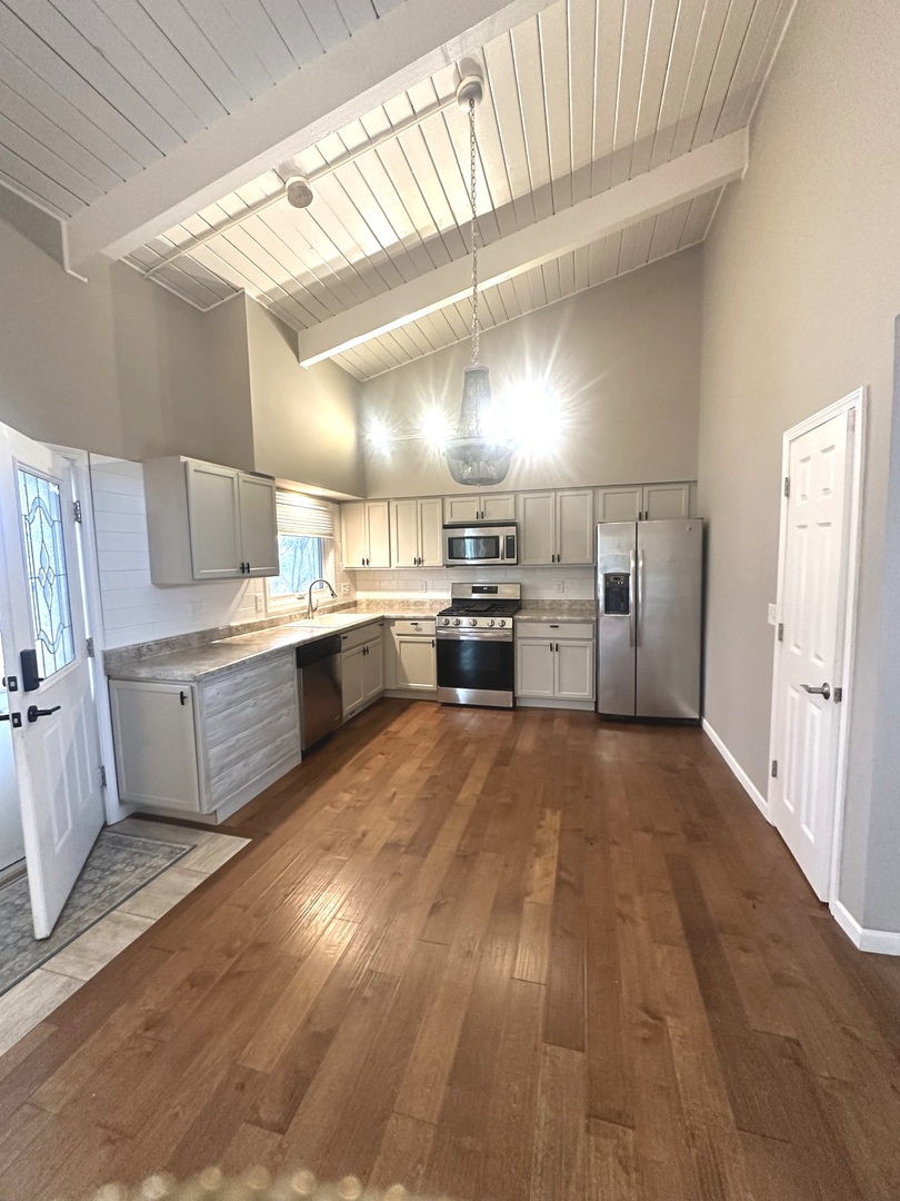 2211 Benjamin Lane Bloomington, IL 61701 - Photo 9 of 50