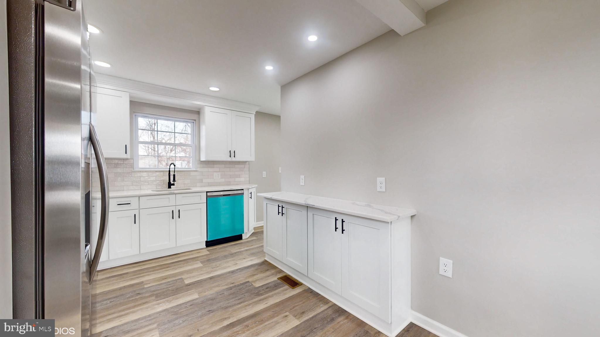 722 Fourth Avenue Croydon, PA 19021 - Photo 10 of 27 Gourmet Kitchen