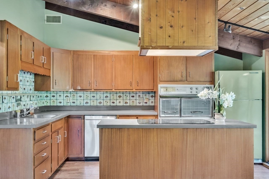 317 Springs Road Bedford, MA 01730 - Photo 16 of 35 Gallery Image 16