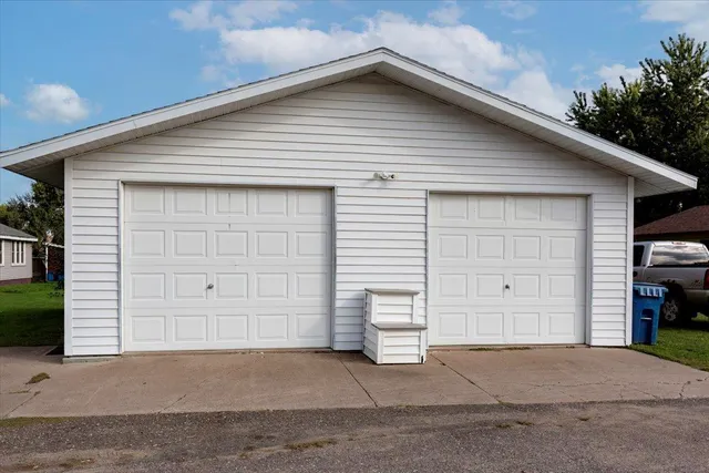 $185,900 | 100 Grover Street, Ridgeland, WI 54763
