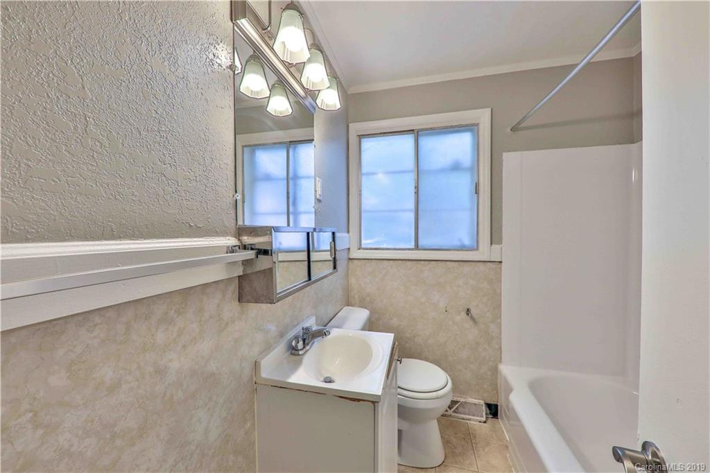 3021 Minnesota Road, Unit 3021 Charlotte, NC 28208 - Photo 12 of 18 Gallery Image 12