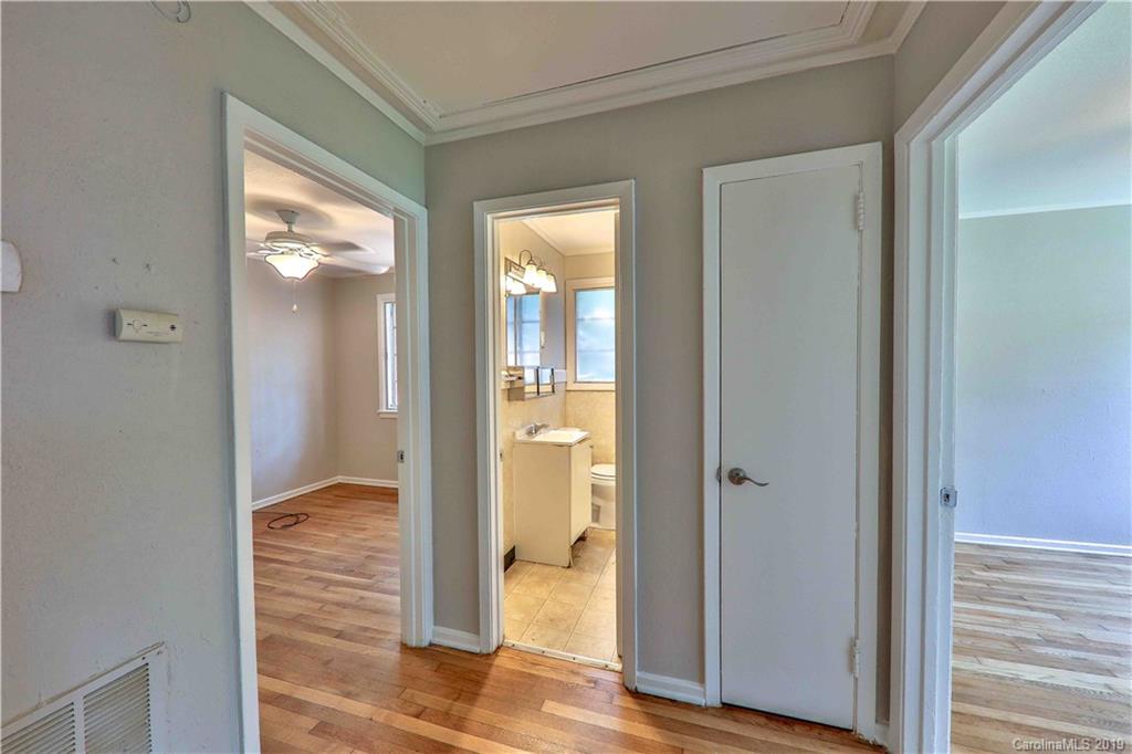 3021 Minnesota Road, Unit 3021 Charlotte, NC 28208 - Photo 16 of 18 Gallery Image 16