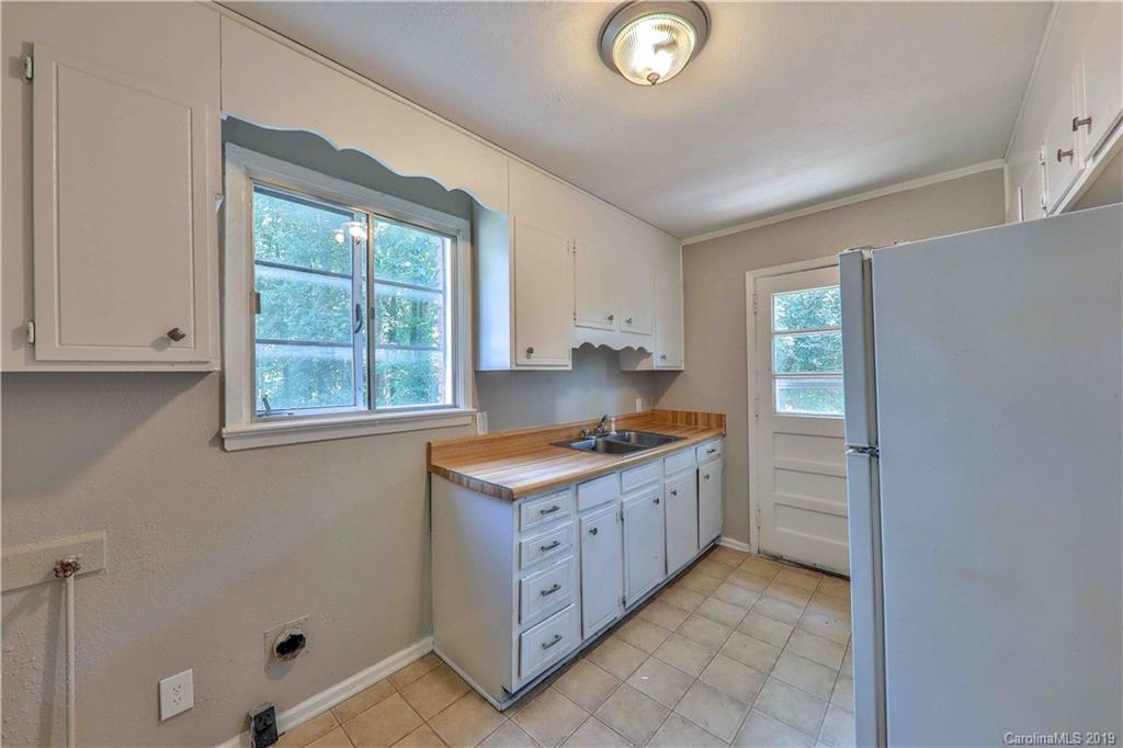 3021 Minnesota Road, Unit 3021 Charlotte, NC 28208 - Photo 6 of 18 Gallery Image 6