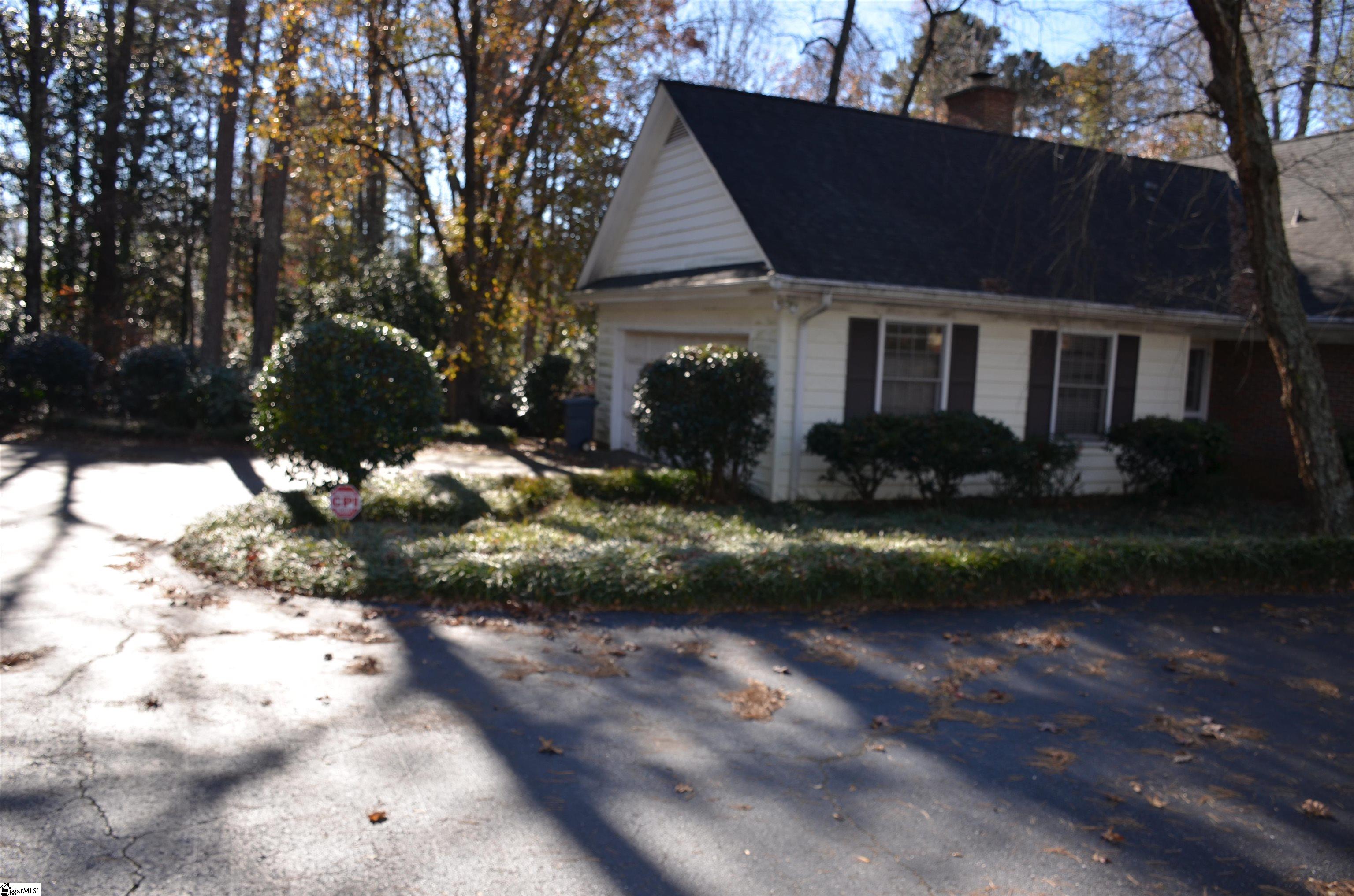 1109 Roe Ford Road Greenville, SC 29617 - Photo 4 of 11 Gallery Image 4