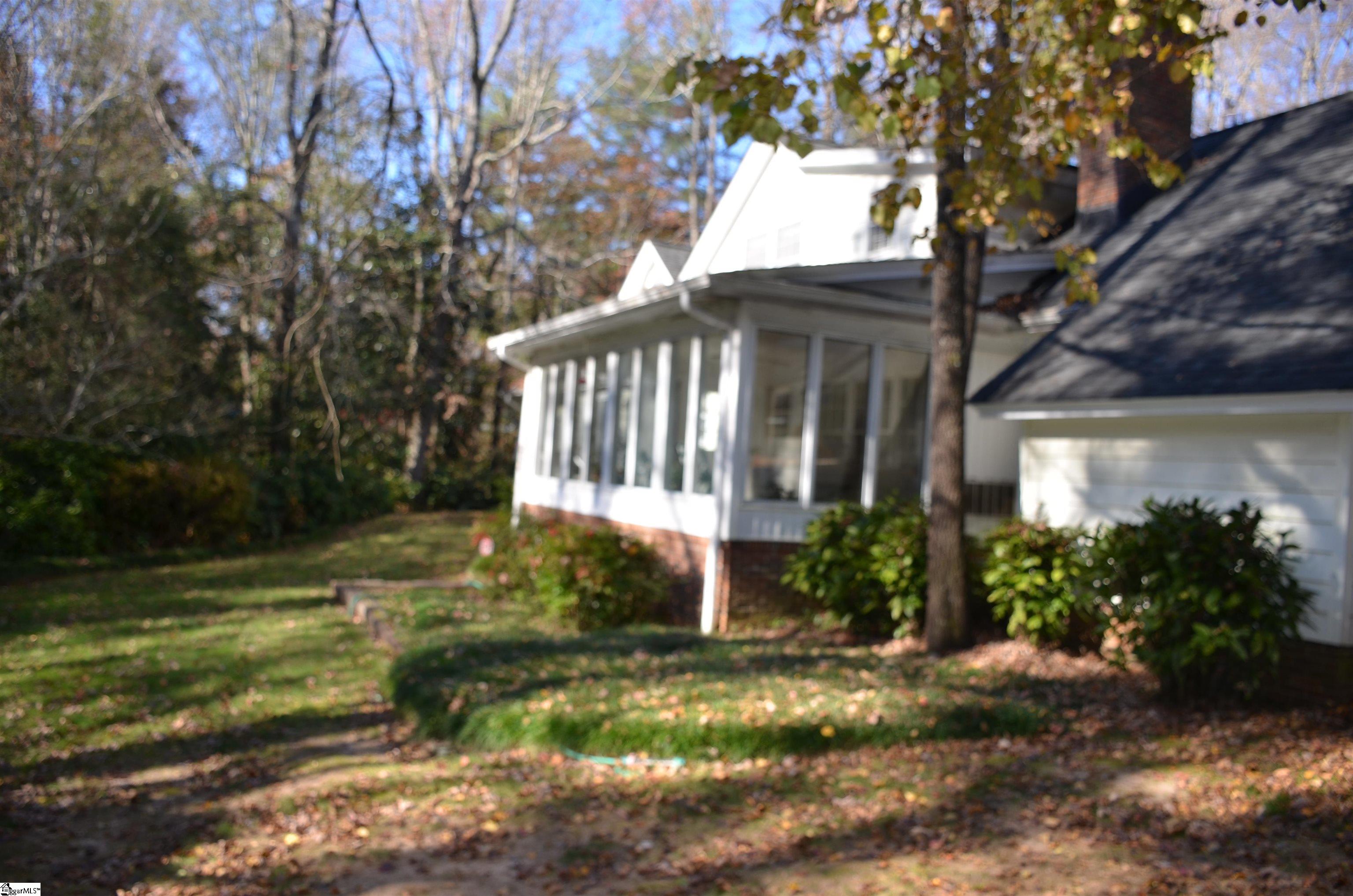 1109 Roe Ford Road Greenville, SC 29617 - Photo 10 of 11 Gallery Image 10