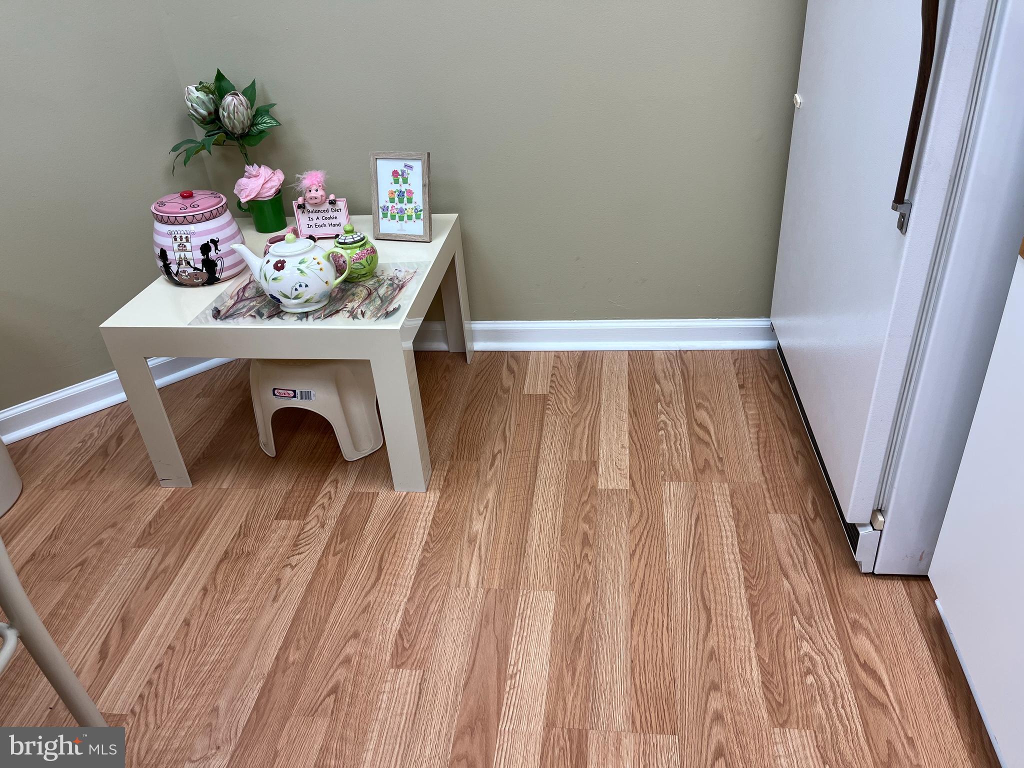 2131 Welsh Road, Unit 112 Philadelphia, PA 19115 - Photo 27 of 68 Modern Floors