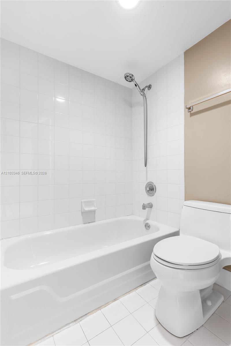 2351 Douglas Road, Unit 611 Miami, FL 33145 - Photo 20 of 34 Gallery Image 20