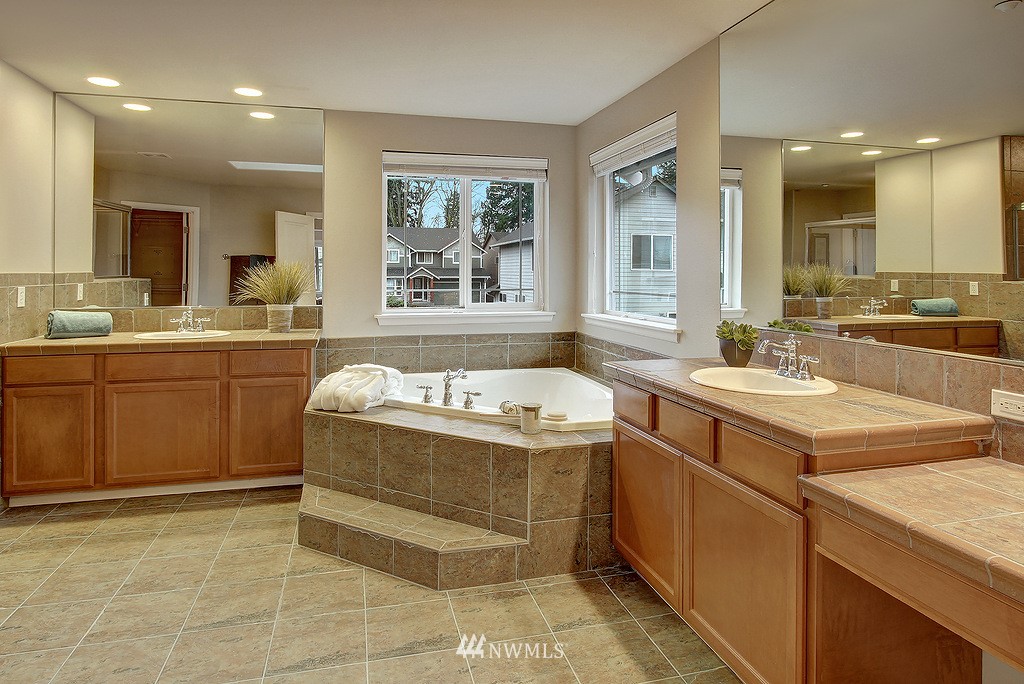 874 South 48th Street Renton, WA 98055 - Photo 14 of 18