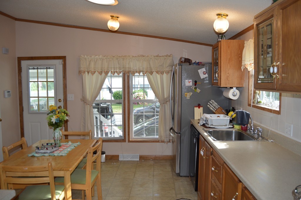 59 Somerset Road Chicopee, MA 01020 - Photo 11 of 25 Gallery Image 11