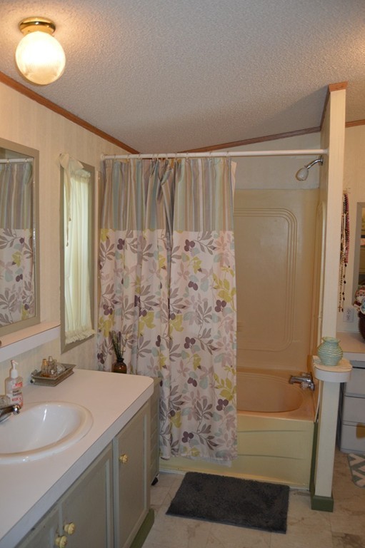59 Somerset Road Chicopee, MA 01020 - Photo 21 of 25 Gallery Image 21
