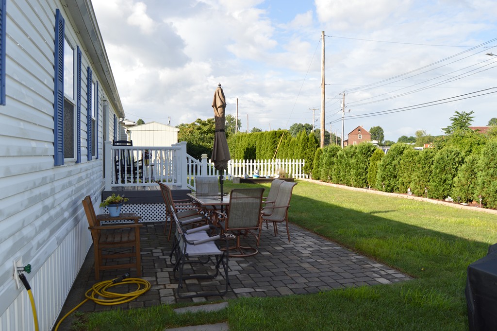 59 Somerset Road Chicopee, MA 01020 - Photo 5 of 25 Gallery Image 5