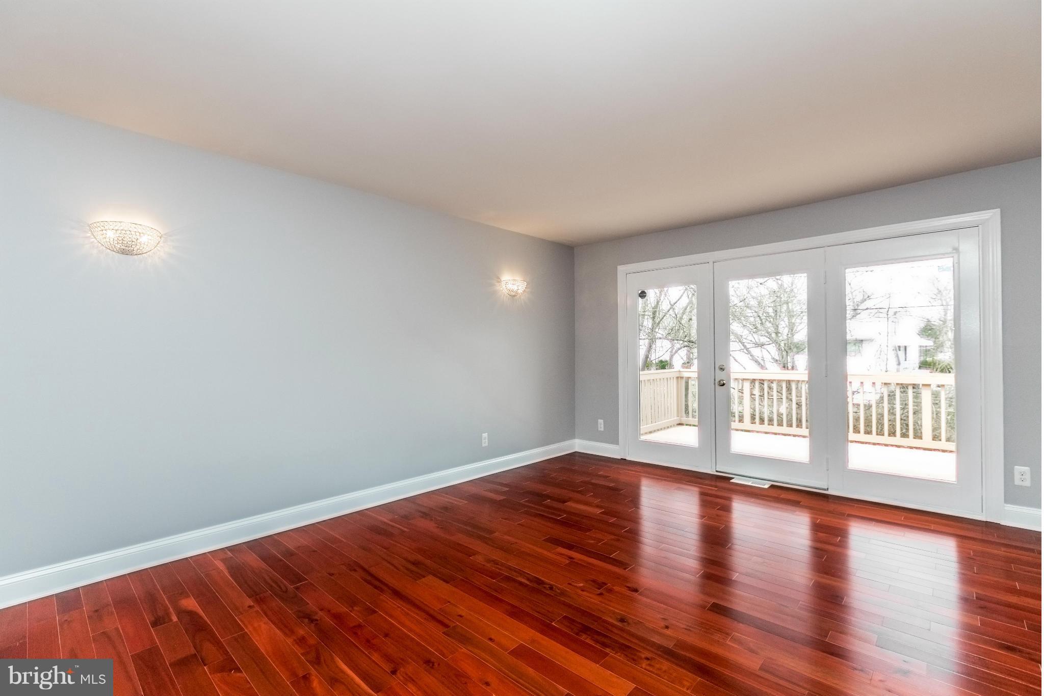 8312 Tinsley Road Baltimore, MD 21244 - Photo 8 of 30 Living Room