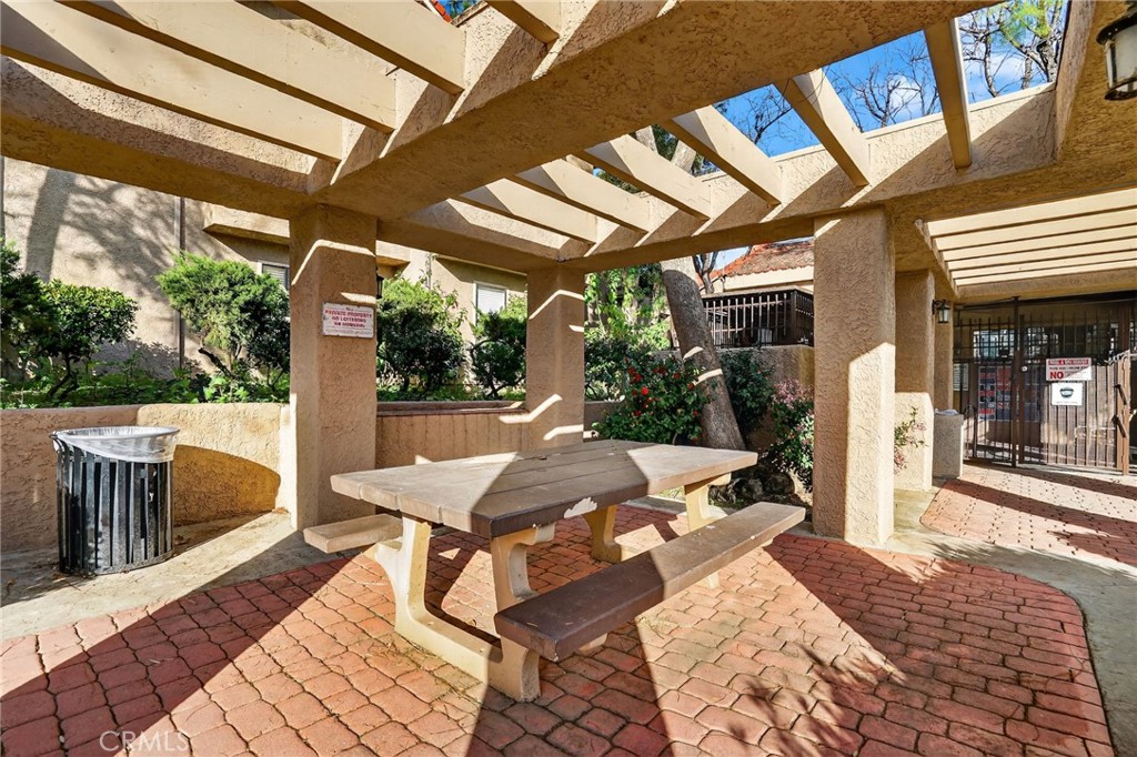 2381 Archwood Lane, Unit 184 Simi Valley, CA 93063 - Photo 20 of 33