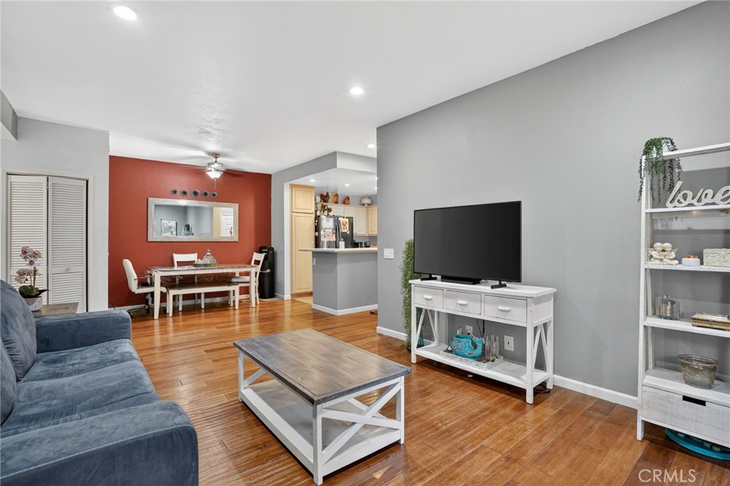 2381 Archwood Lane, Unit 184 Simi Valley, CA 93063 - Photo 4 of 33