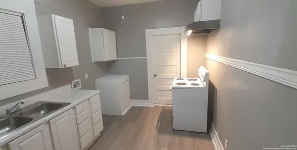 $905 | 403 Terrell Avenue, Unit 5, San Antonio, TX 78214