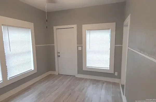 $905 | 403 Terrell Avenue, Unit 5, San Antonio, TX 78214