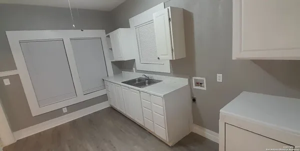 $905 | 403 Terrell Avenue, Unit 5, San Antonio, TX 78214