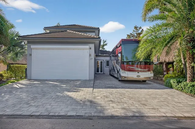 $1,100,000 | 69 South Cortez Drive, Unit 69, Margate, FL 33068