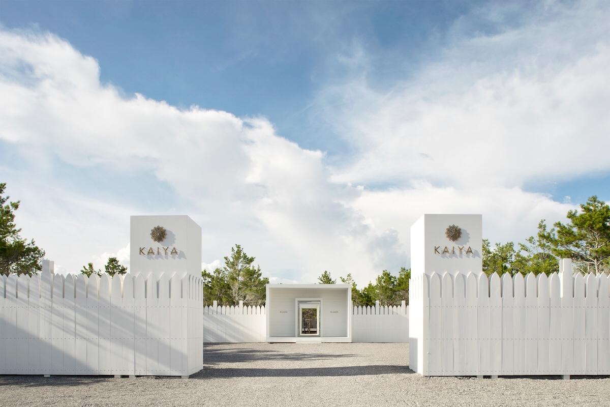 Tbd Tbd Kaiya Ave Inlet Beach, Unit 31 Inlet Beach, FL 32461 - Photo 8 of 11 a front view of a house with garden