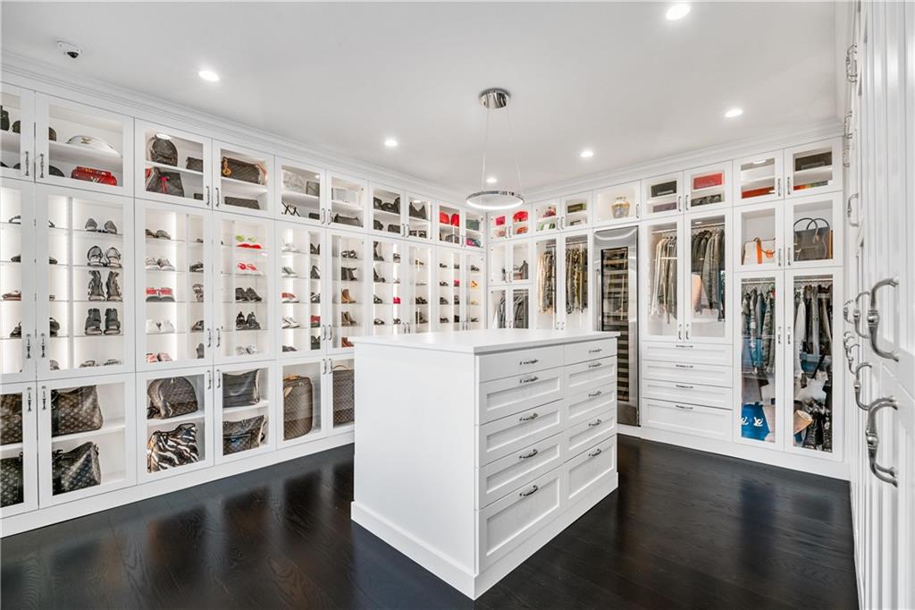 125 Justabout Road Venetia, PA 15367 - Photo 19 of 50 Just one of the impressive Owner Suite closets!