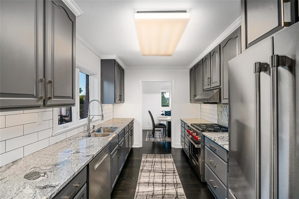 125 Justabout Road Venetia, PA 15367 - Photo 30 of 50 Guest Suite Kitchen