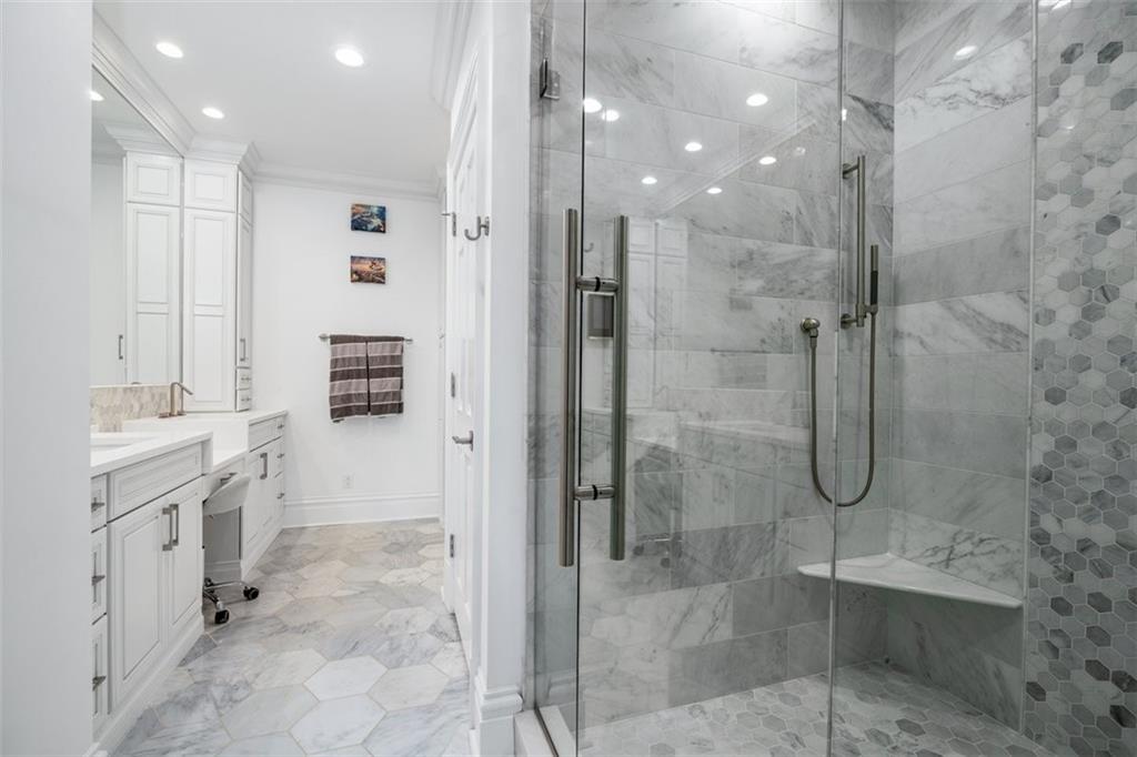 125 Justabout Road Venetia, PA 15367 - Photo 33 of 50 guest suite bathroom