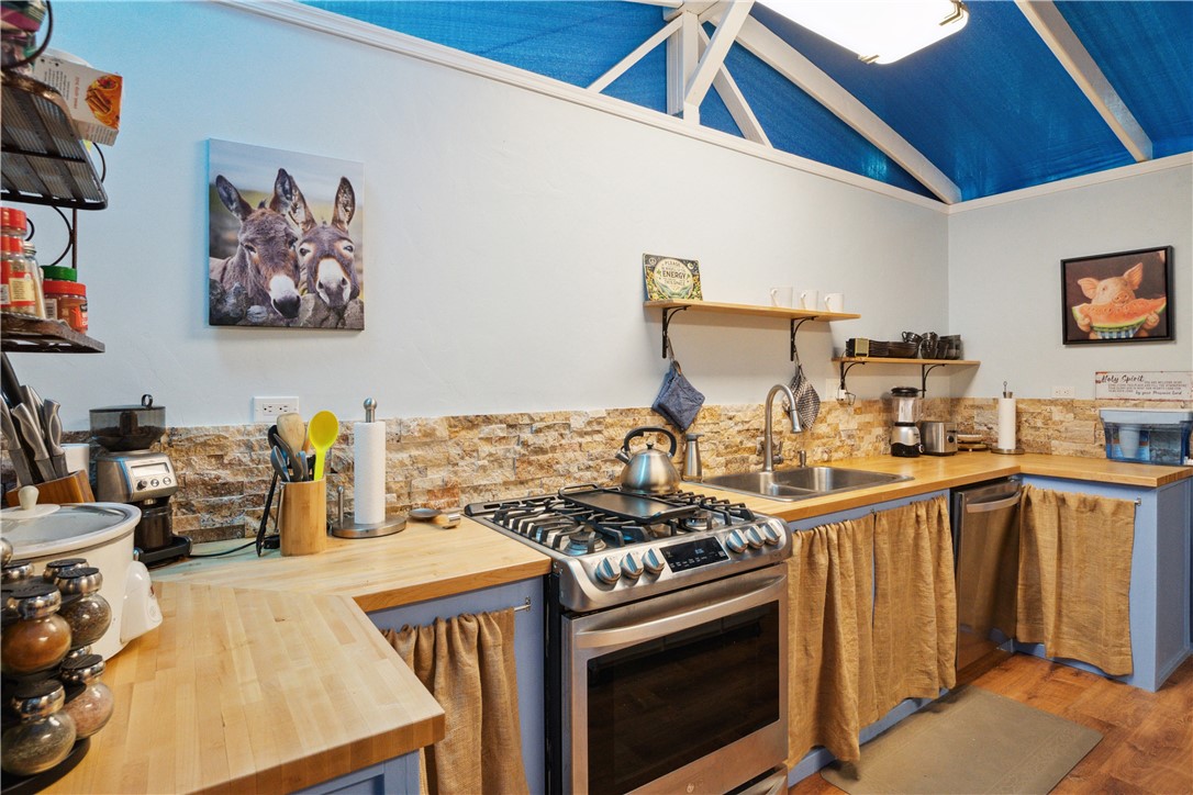3618 South Cattle Kate Road Yucca, AZ 86438 - Photo 8 of 44 Spacious Kitchenette