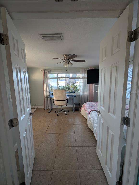 1460 Ruth Road Dunedin, FL 34698 - Photo 16 of 27 a very nice looking room with a couch