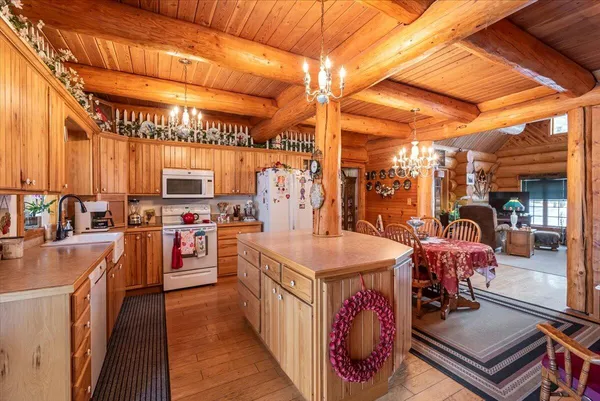 $600,000 | 11550 North Hilltop Drive, Irons, MI 49644