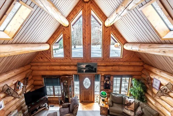 $600,000 | 11550 North Hilltop Drive, Irons, MI 49644