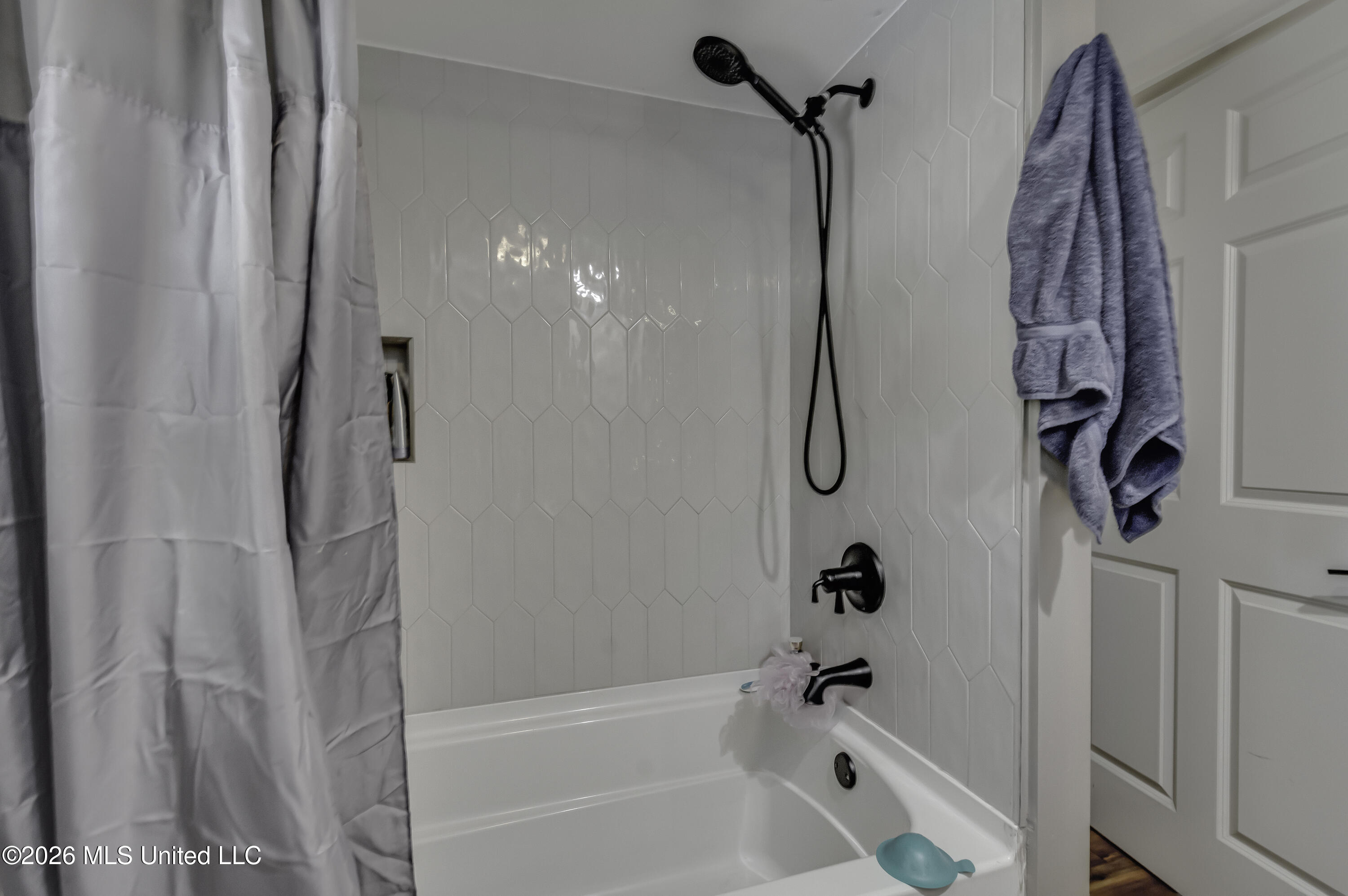 214 B Parks Road Jackson, MS 39212 - Photo 19 of 47 Bathroom