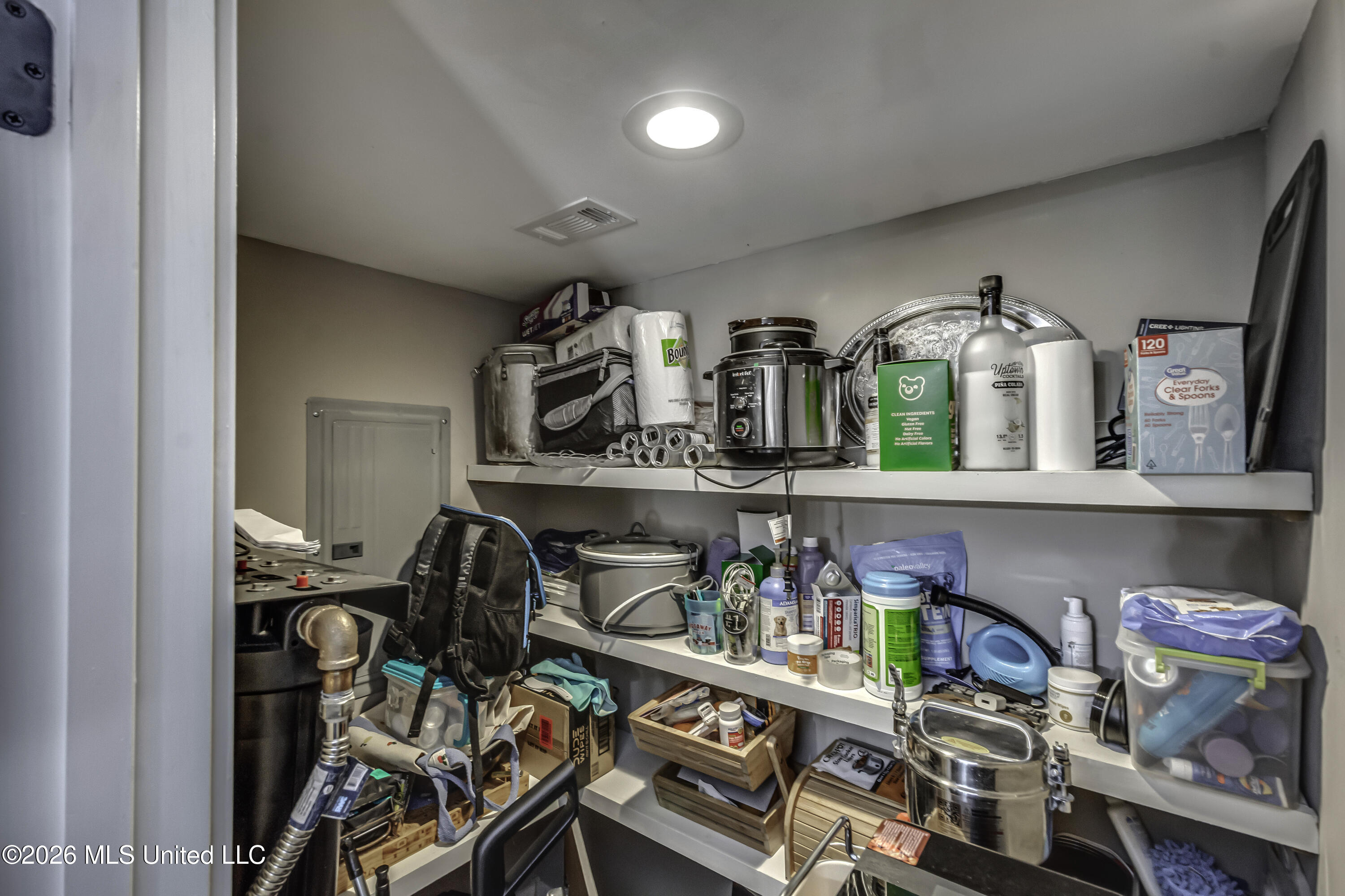 214 B Parks Road Jackson, MS 39212 - Photo 27 of 47 Pantry