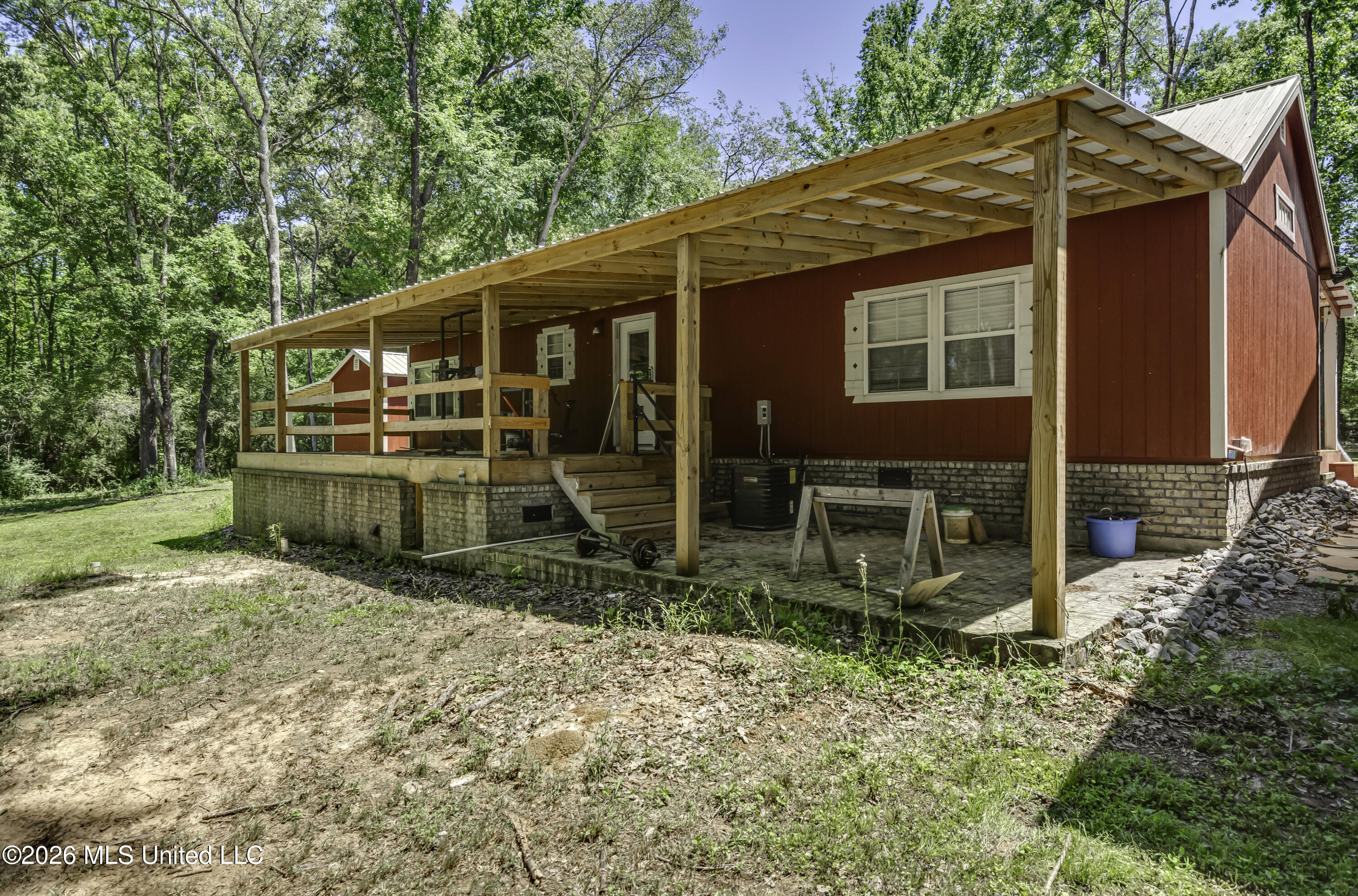 214 B Parks Road Jackson, MS 39212 - Photo 36 of 47 Back patio