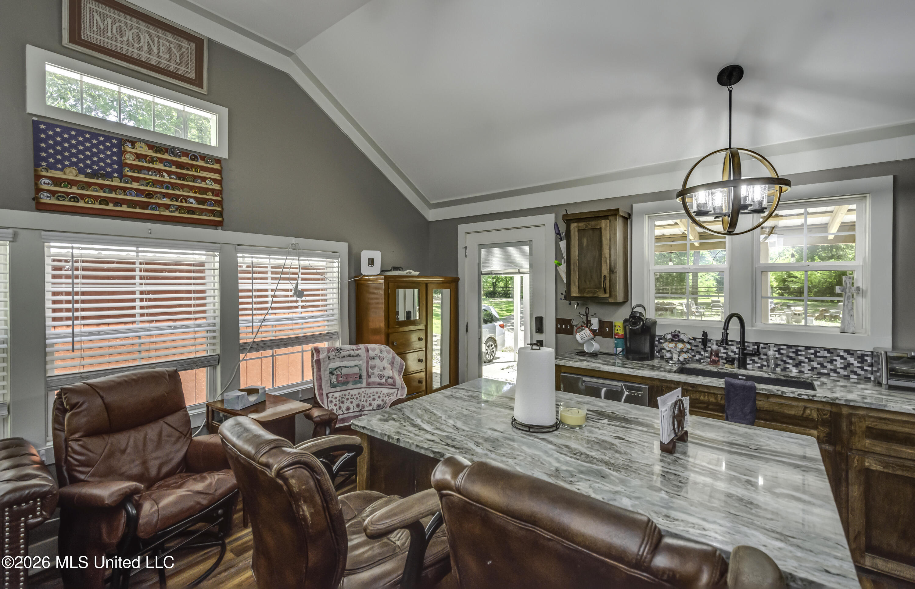 214 B Parks Road Jackson, MS 39212 - Photo 6 of 47 Kitchen island