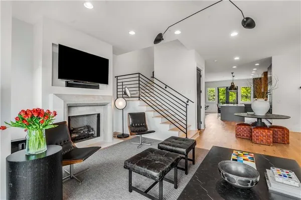 $10,000 | 661 Auburn Avenue Northeast, Unit 16, Atlanta, GA 30312