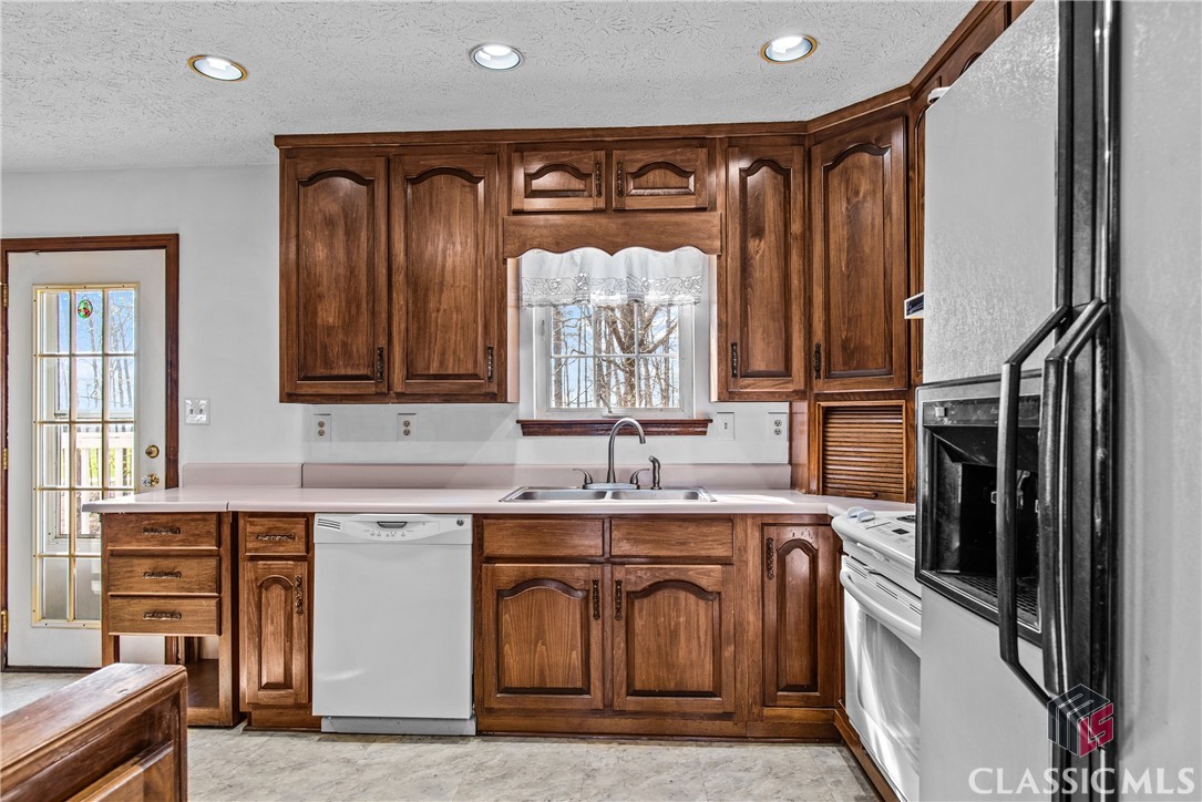 2030 Jones Woods Road Good Hope, GA 30641 - Photo 9 of 68 Gallery Image 9