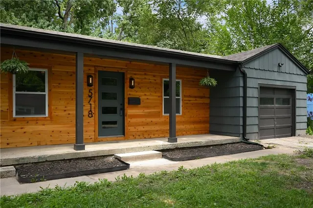$239,500 | 5718 Edith Avenue, Kansas City, KS 66104