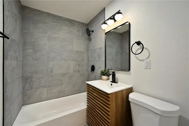 $239,500 | 5718 Edith Avenue, Kansas City, KS 66104