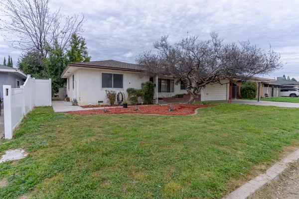 $359,999 | 4883 East Michigan Avenue, Fresno, CA 93703