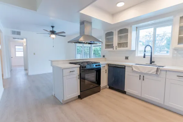 $359,999 | 4883 East Michigan Avenue, Fresno, CA 93703